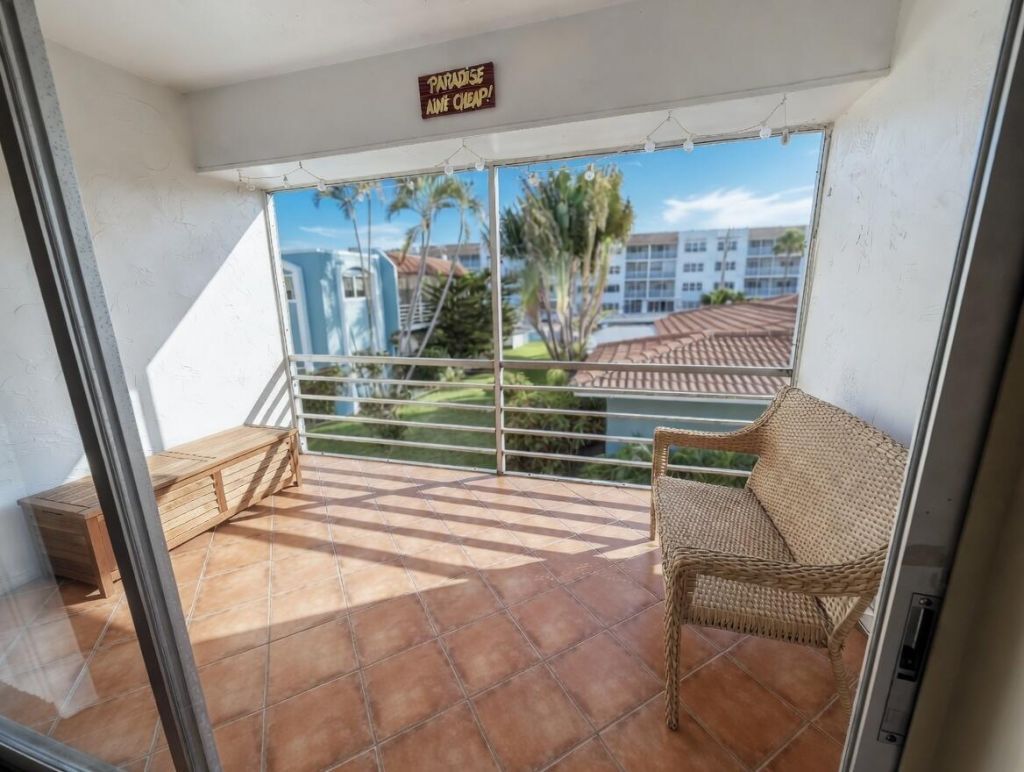 1430 S Lakeside Drive, Unit 22, Lake Worth Beach, FL 33460 Photo