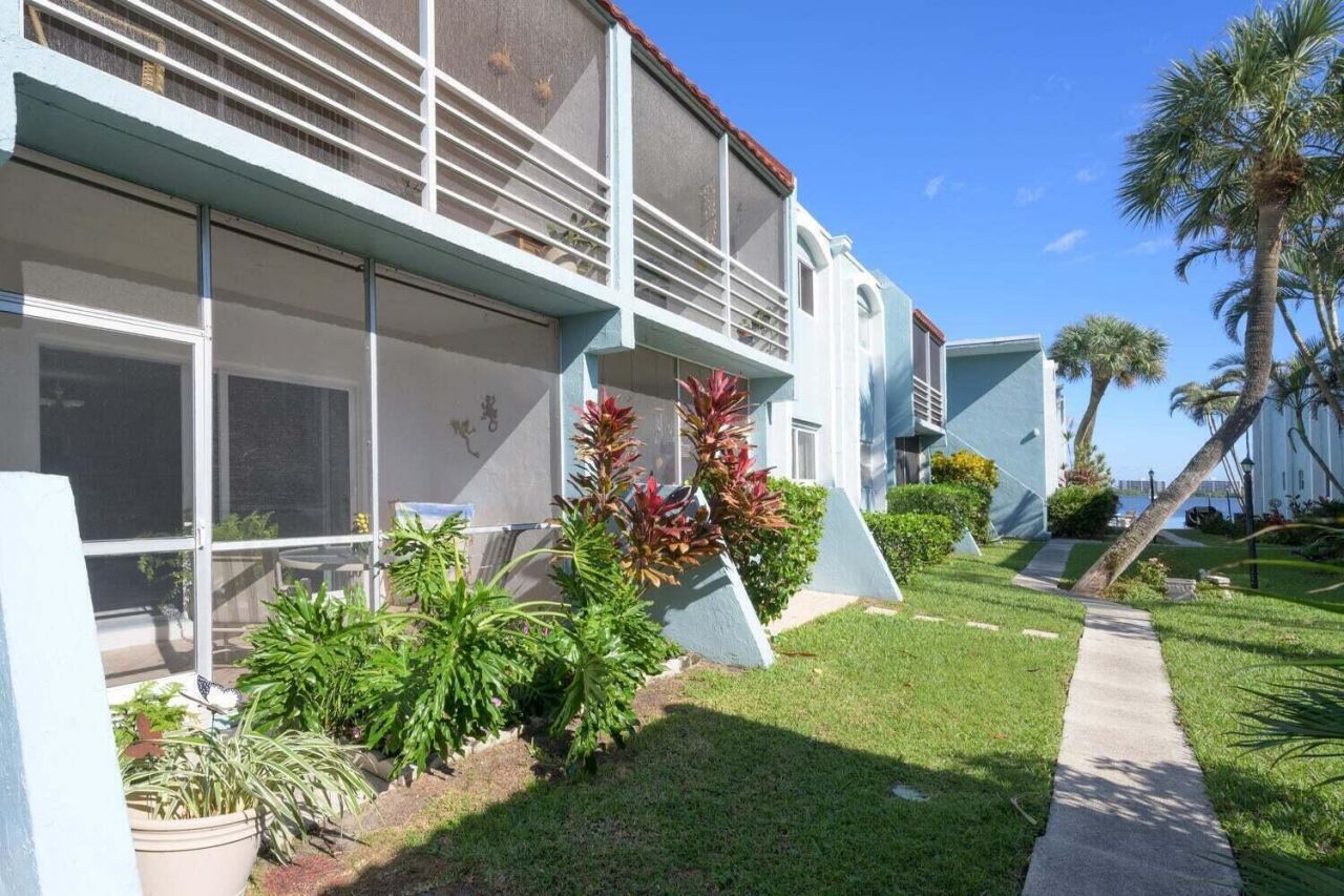 1430 S Lakeside Drive, Unit 22, Lake Worth Beach, FL 33460 Photo