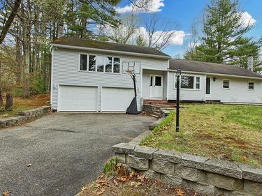 15 Lincoln Street, Pelham, NH 03076