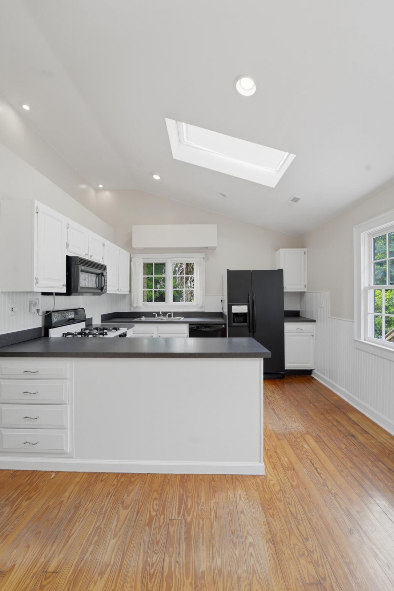 215 W Hudson Avenue Photo 17