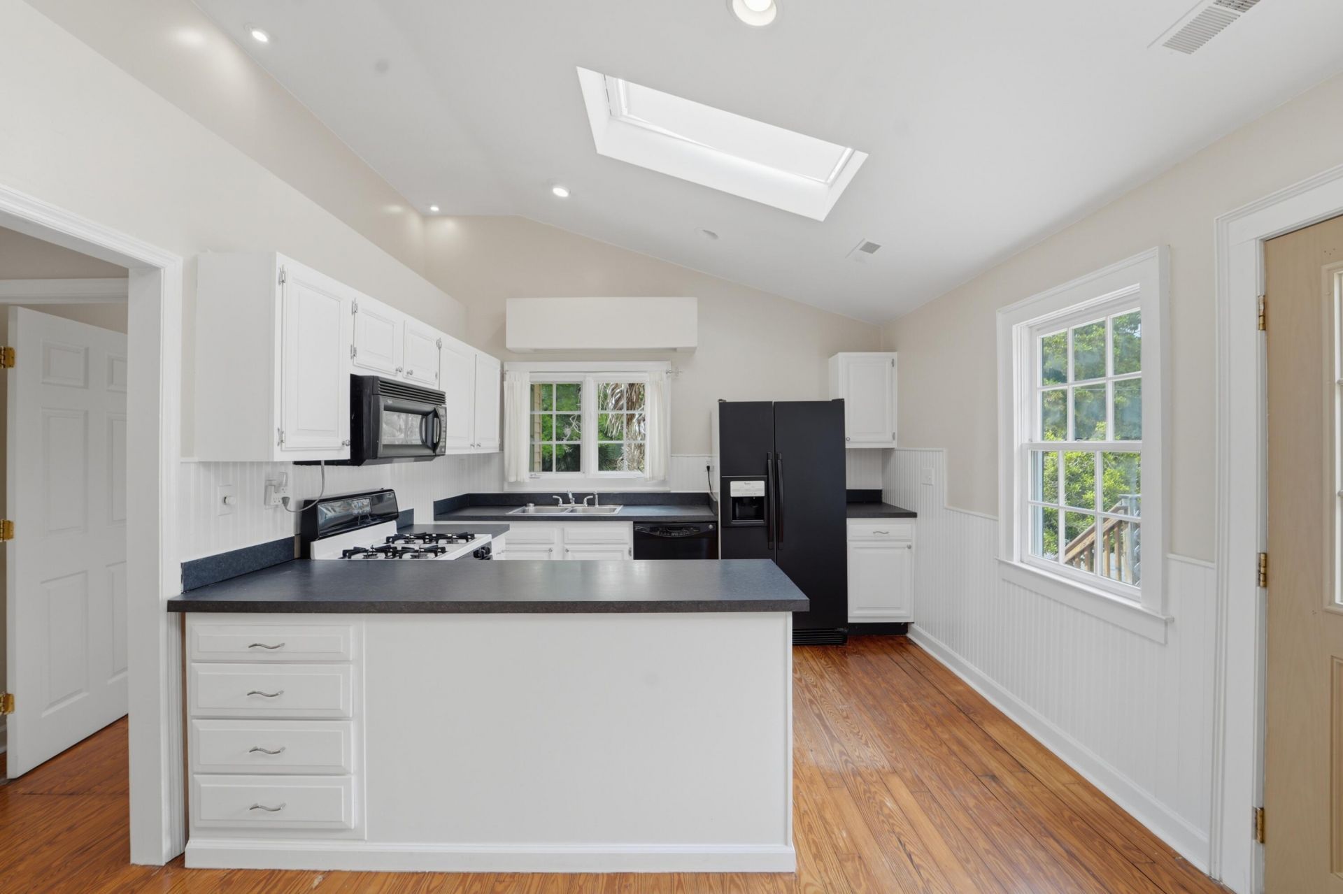 215 W Hudson Avenue Photo 19