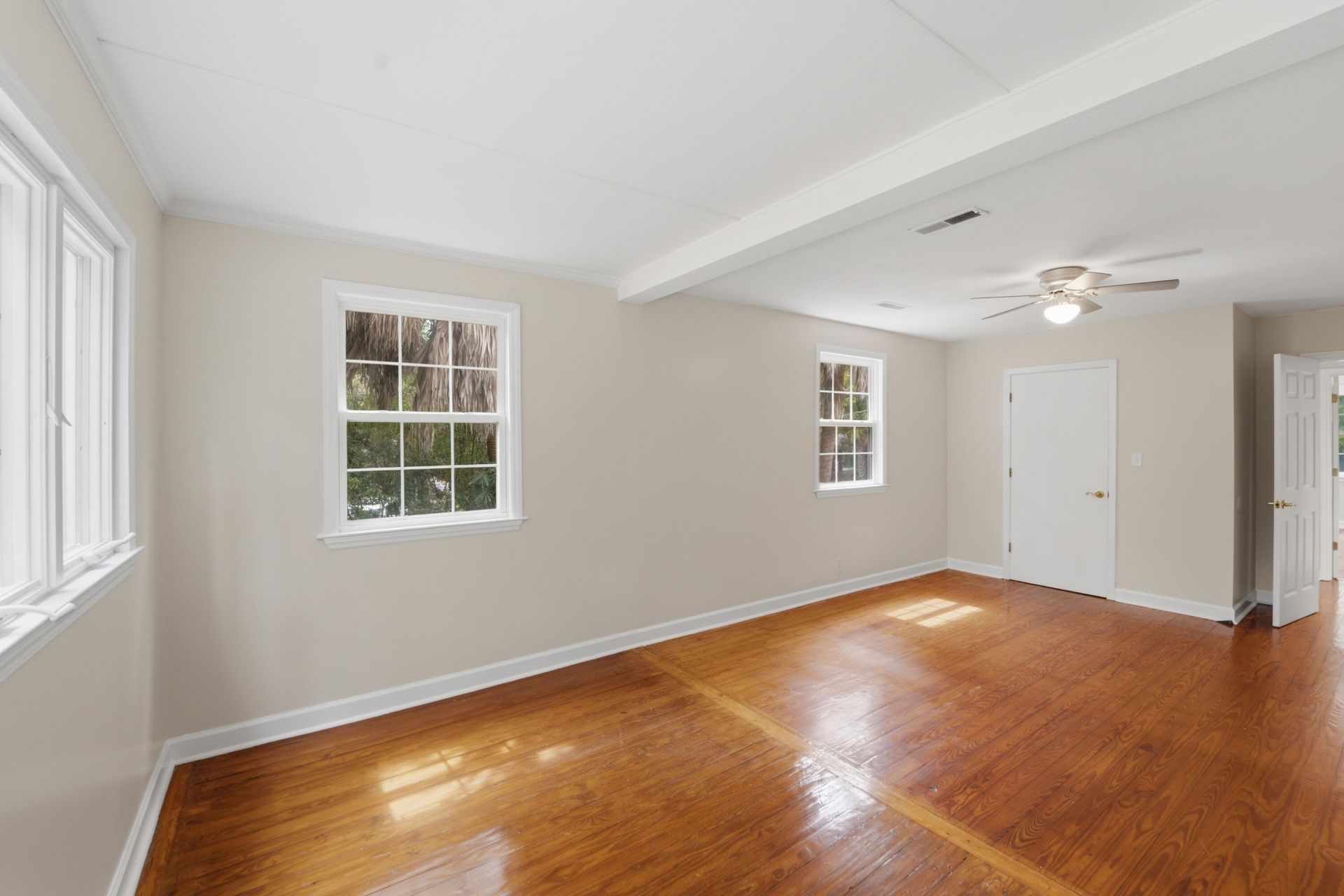 215 W Hudson Avenue Photo 22