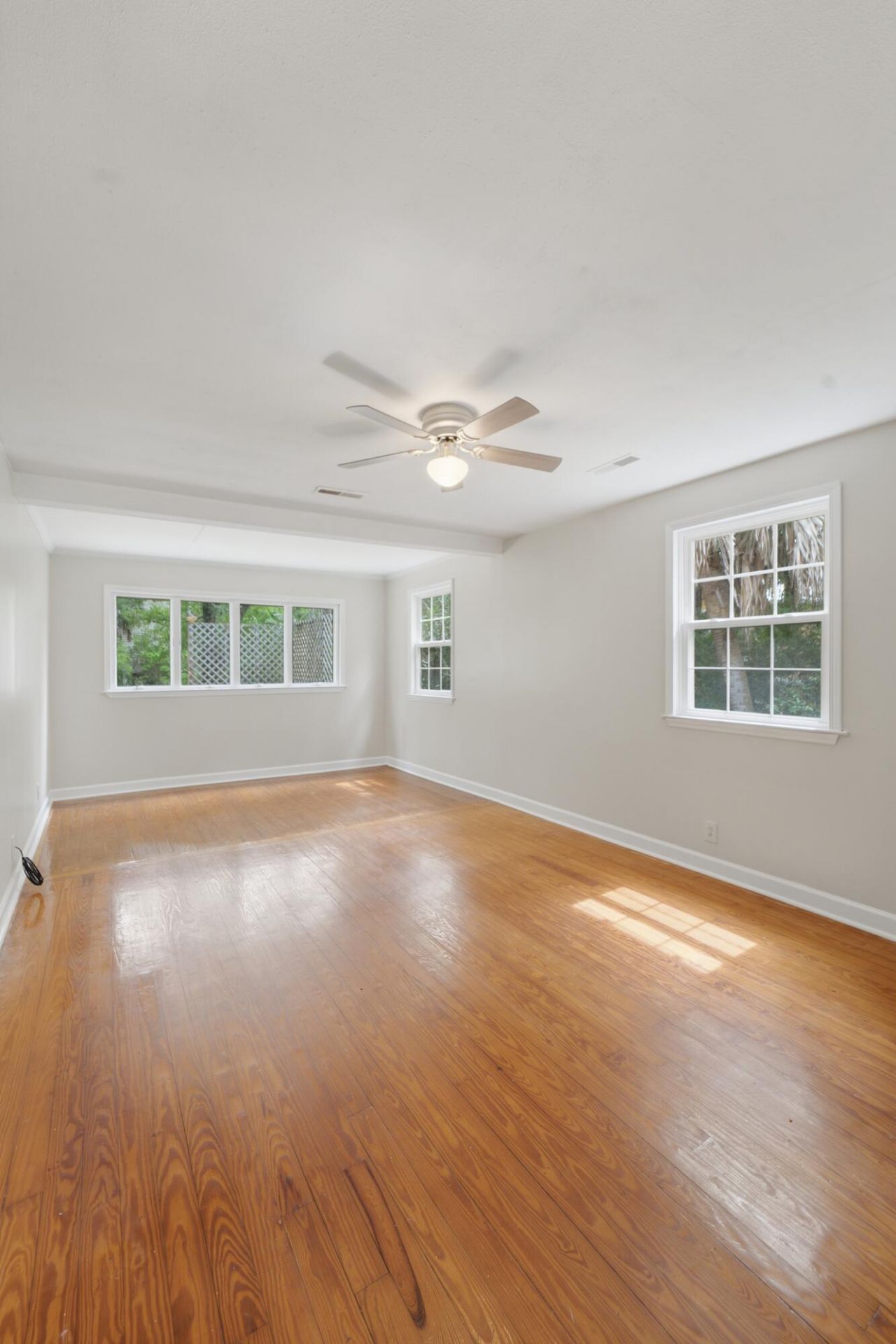 215 W Hudson Avenue Photo 23