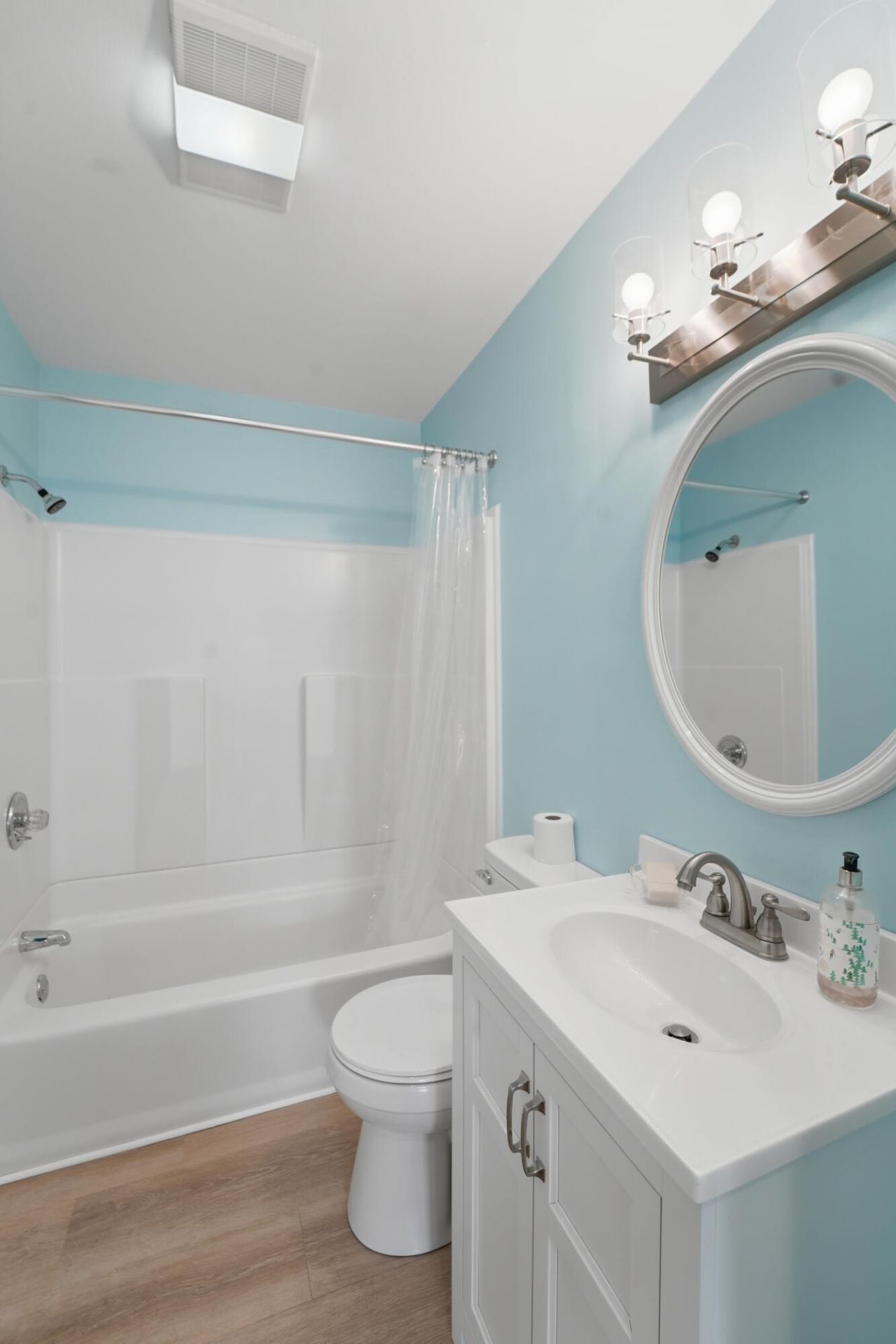215 W Hudson Avenue Photo 24