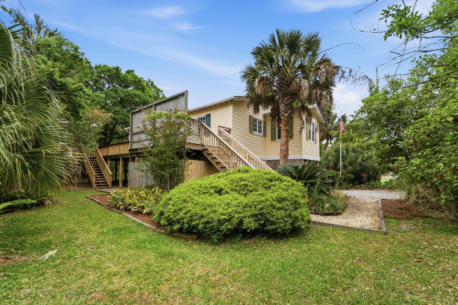 215 W Hudson Avenue Photo 4