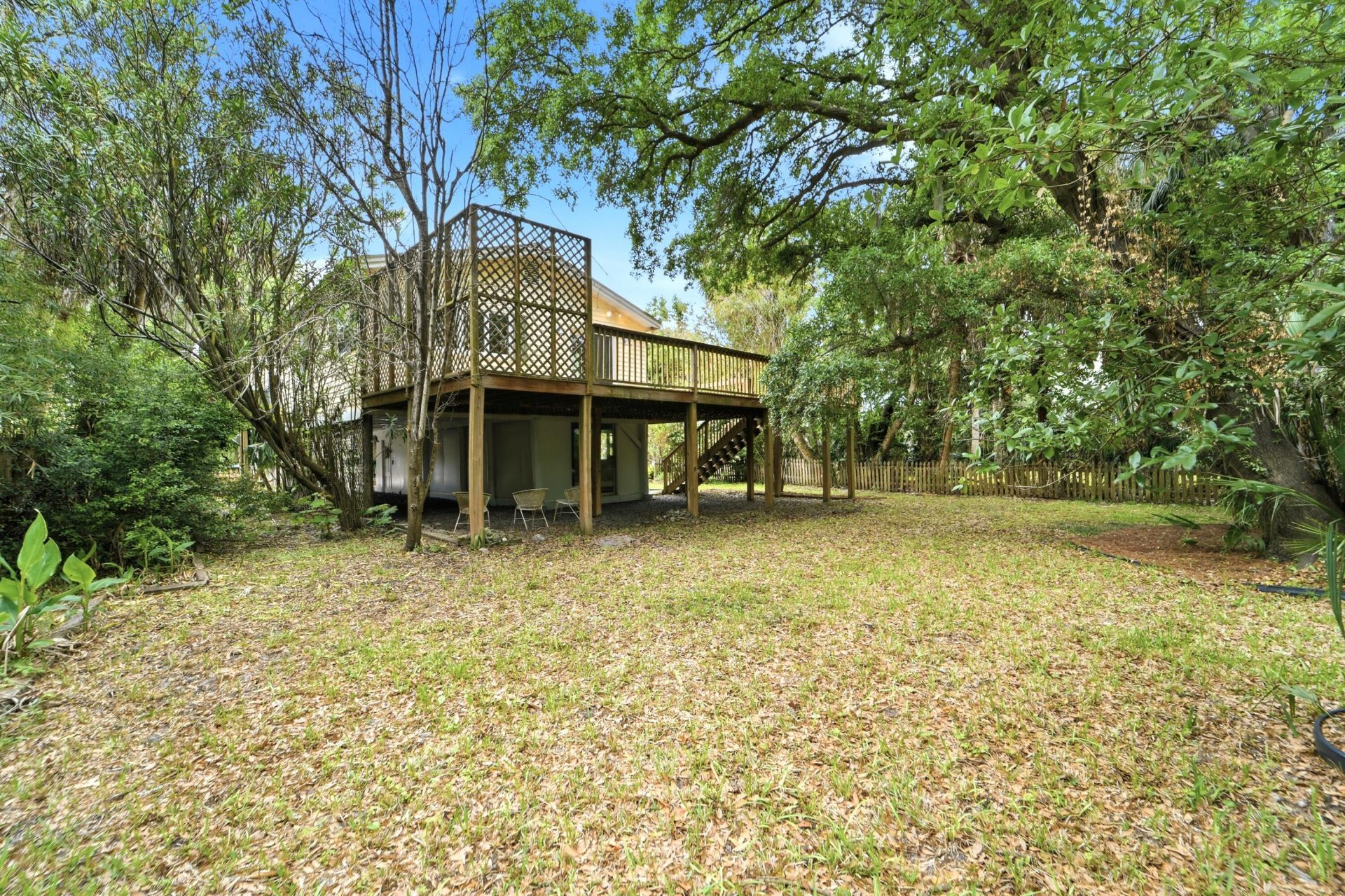 215 W Hudson Avenue Photo 9
