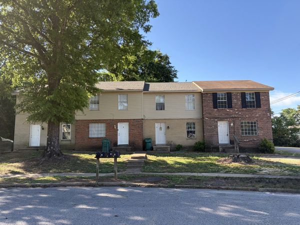40 Carolane Dr , Jackson, TN 38305