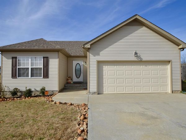 1392 Shady Hill Ct, Clarksville, TN 37042