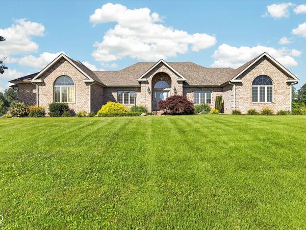 675 N Auburn Ridge Drive, Linton, IN 47441