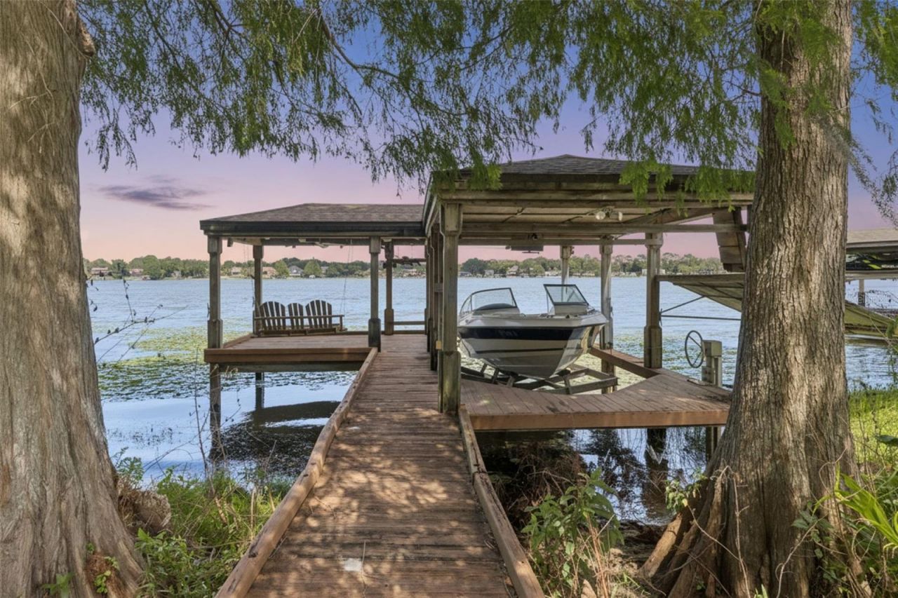 4909 Lake Gatlin Woods Court, Orlando, FL 32806 Photo