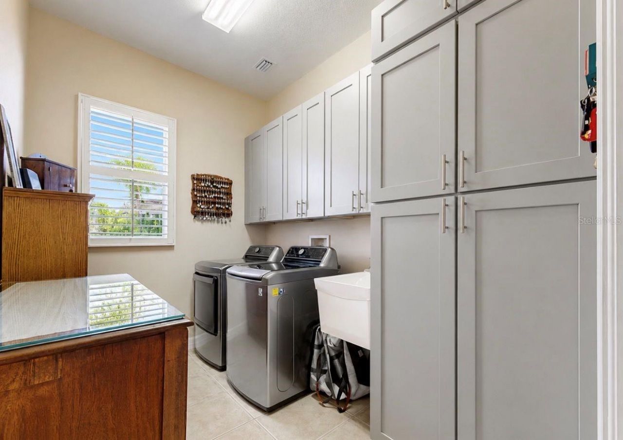 2208 Myrtle Vista Court , Sun City Center, FL 33573 Photo