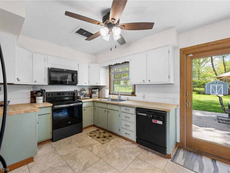 1356 Glennview Street NE, Canton, OH 44721 Photo 10