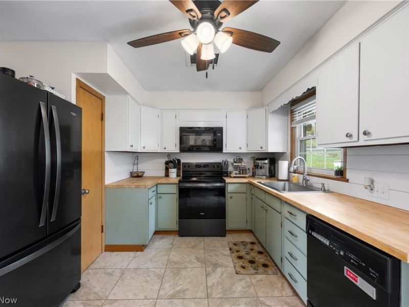 1356 Glennview Street NE, Canton, OH 44721 Photo 11