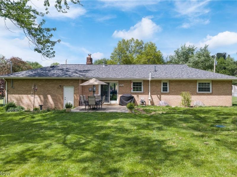 1356 Glennview Street NE, Canton, OH 44721 Photo 2