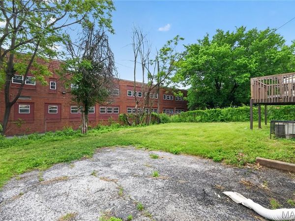 5512 Belridge Court , St Louis, MO 63136
