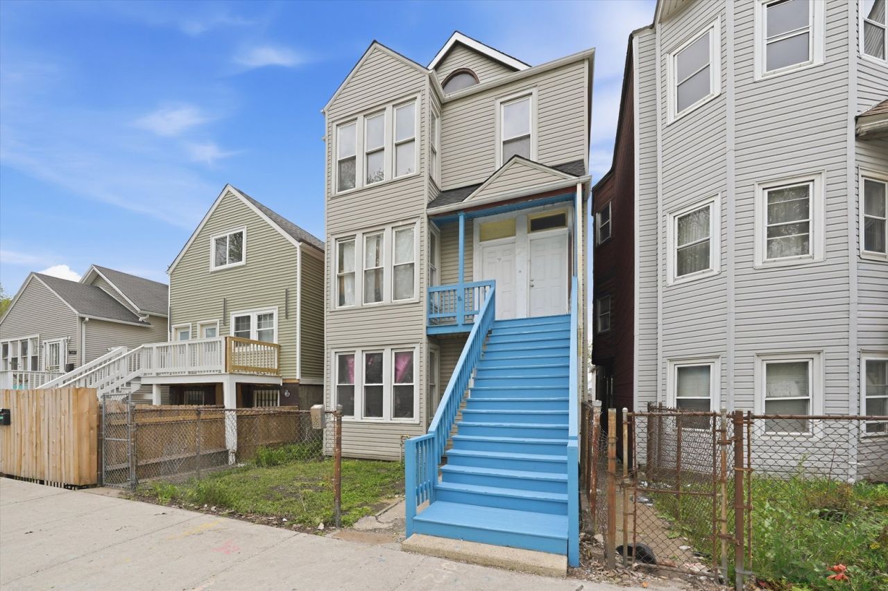 9020 S Burley Avenue, Chicago, IL 60617 Main Photo