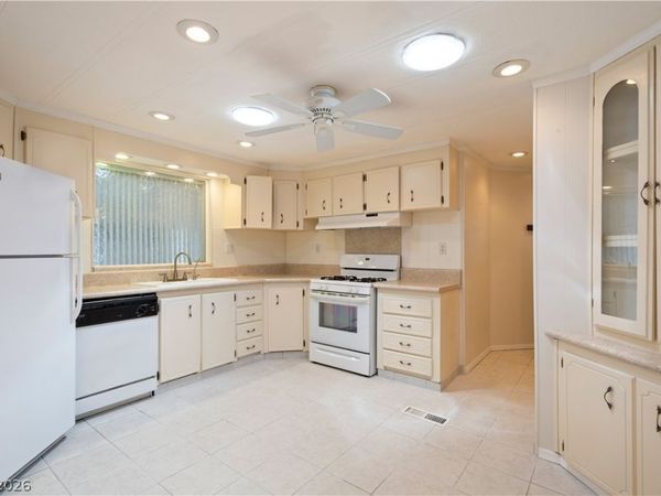 4641 Royal Ridge Boulevard, Las Vegas, NV 89103