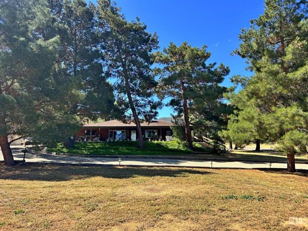 3412 Indian Rock Road, Lake Isabella, CA 93240