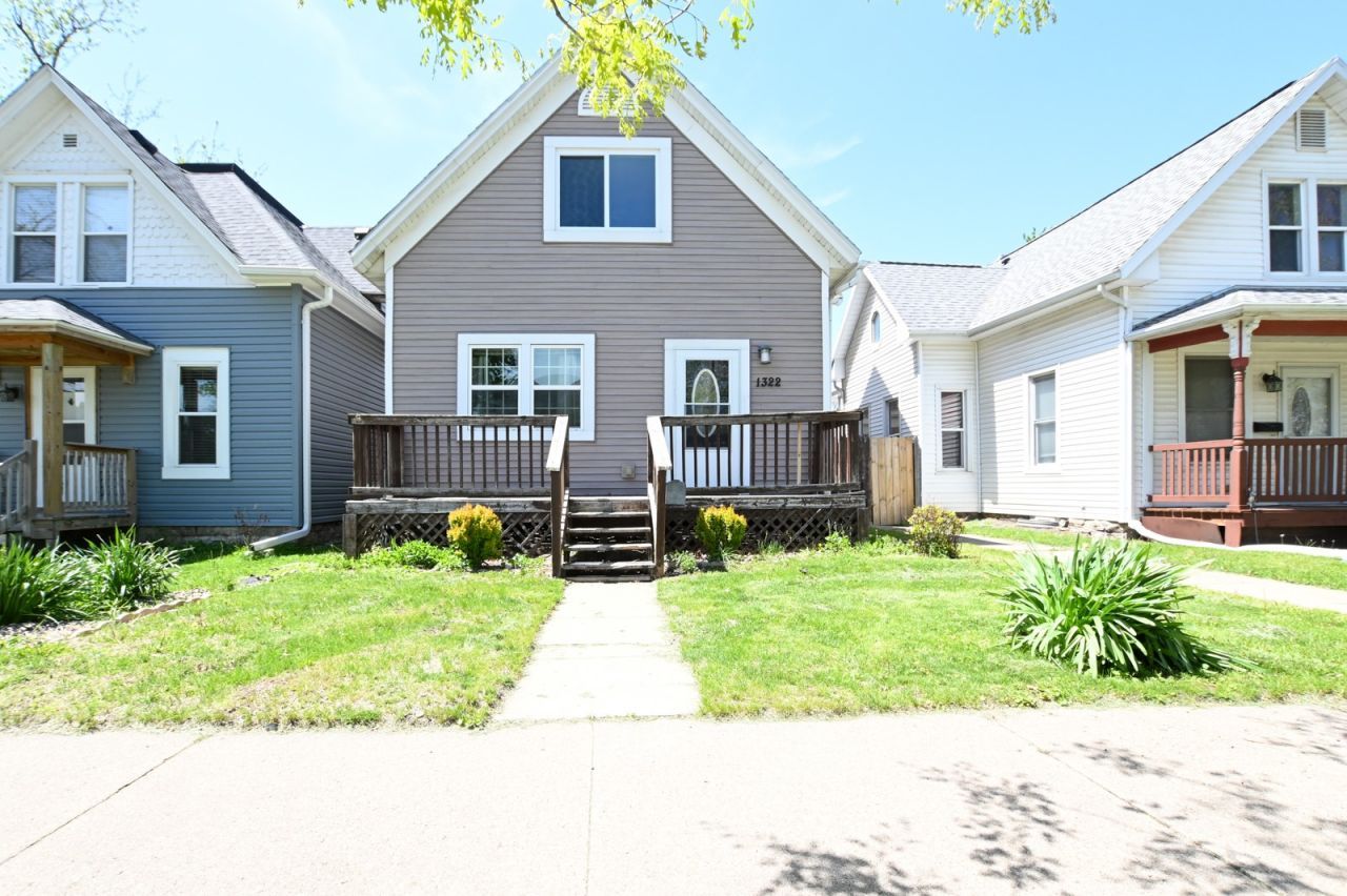 1322 J Street Sw, Cedar Rapids, IA 52404 Main Photo