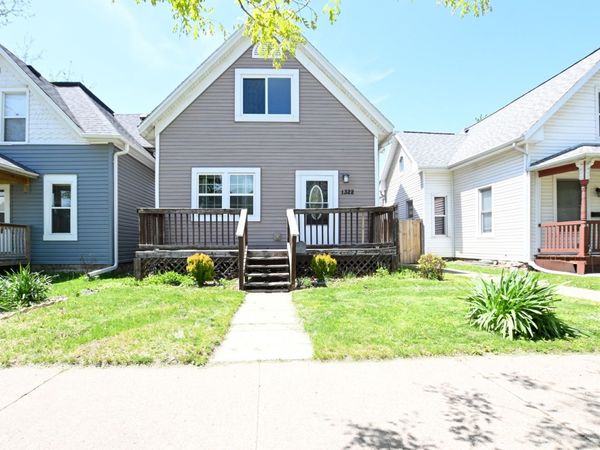 1322 J Street SW, Cedar Rapids, IA 52404