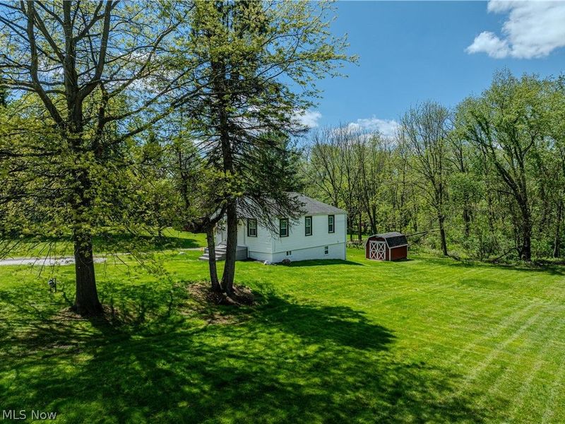 4465 Eastland Avenue NE, Louisville, OH 44641 Photo 12