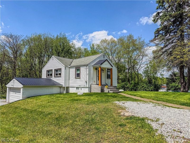 4465 Eastland Avenue NE, Louisville, OH 44641 Photo 2