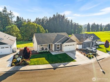 826 W Golden Eagle Avenue, La Center, WA 98629