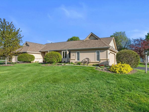N114W15947 Hilbert Ln, Germantown, WI 53022