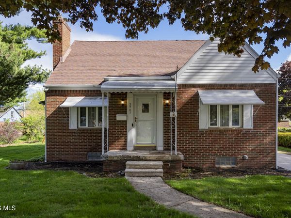 2747 Eastmoreland Drive, Oregon, OH 43616