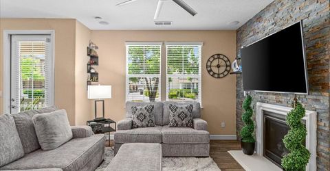 561 Wild Stallion Dr #151, Unit 151, Oakdale, CA 95361 Photo
