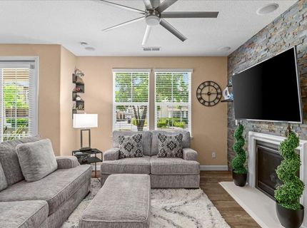 561 Wild Stallion Dr #151, Unit 151, Oakdale, CA 95361 Photo