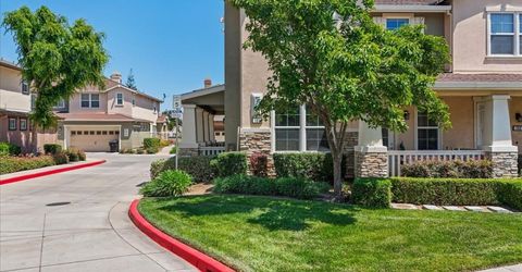 561 Wild Stallion Dr #151, Unit 151, Oakdale, CA 95361 Photo