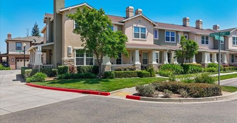 561 Wild Stallion Dr #151, Unit 151, Oakdale, CA 95361 Photo