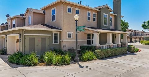 561 Wild Stallion Dr #151, Unit 151, Oakdale, CA 95361 Photo