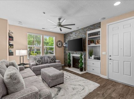 561 Wild Stallion Dr #151, Unit 151, Oakdale, CA 95361 Photo