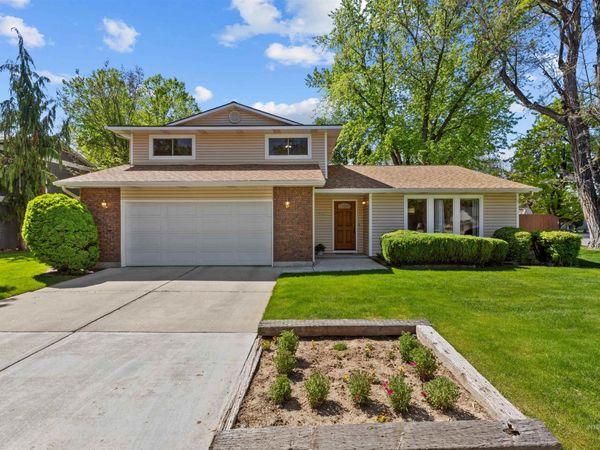 10493 W Summerwind Dr, Boise, ID 83704