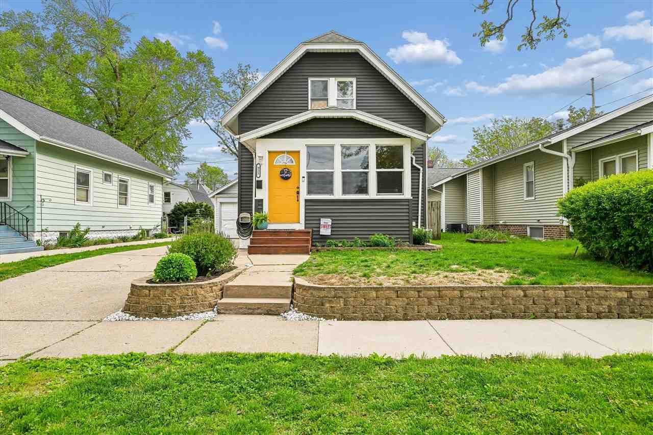 921 NW H Ave, Cedar Rapids, IA 52405 Main Photo