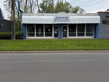 6865 Middlebelt Road, Garden City, MI 48135