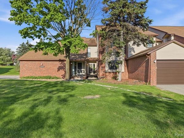 6680 Ridgefield Circle, West Bloomfield Twp, MI 48322