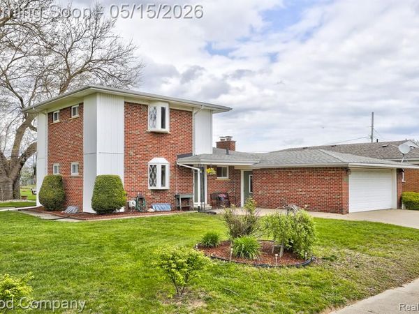 11493 Warren Boulevard, Warren, MI 48089