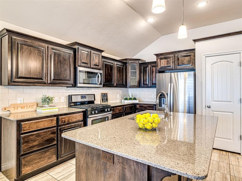 2381 NW 191st Court, Edmond, OK 73012 Main Photo