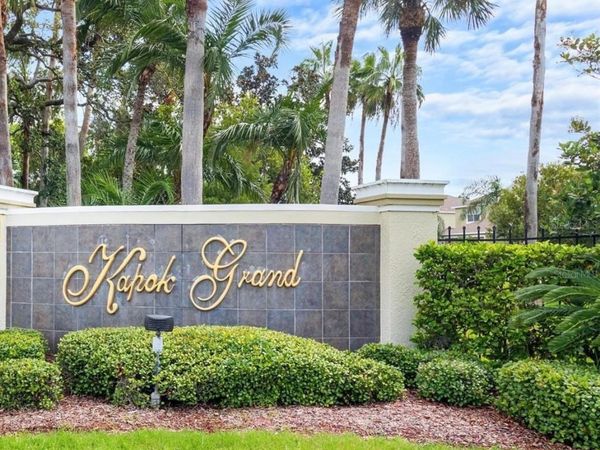 11235 KAPOK GRAND CIRCLE, MADEIRA BEACH, FL 33708