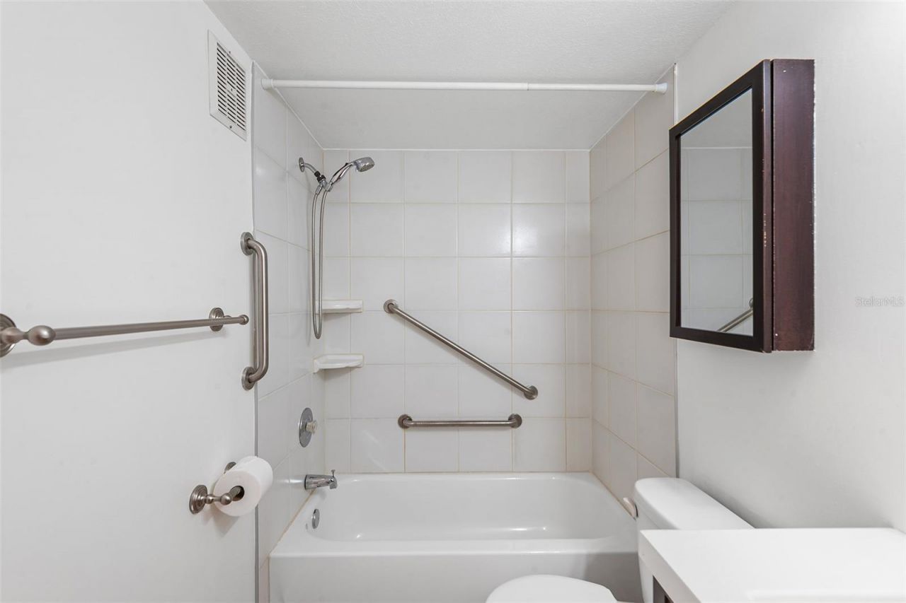555 62nd Street S, Unit 102, Saint Petersburg, FL 33707 Photo