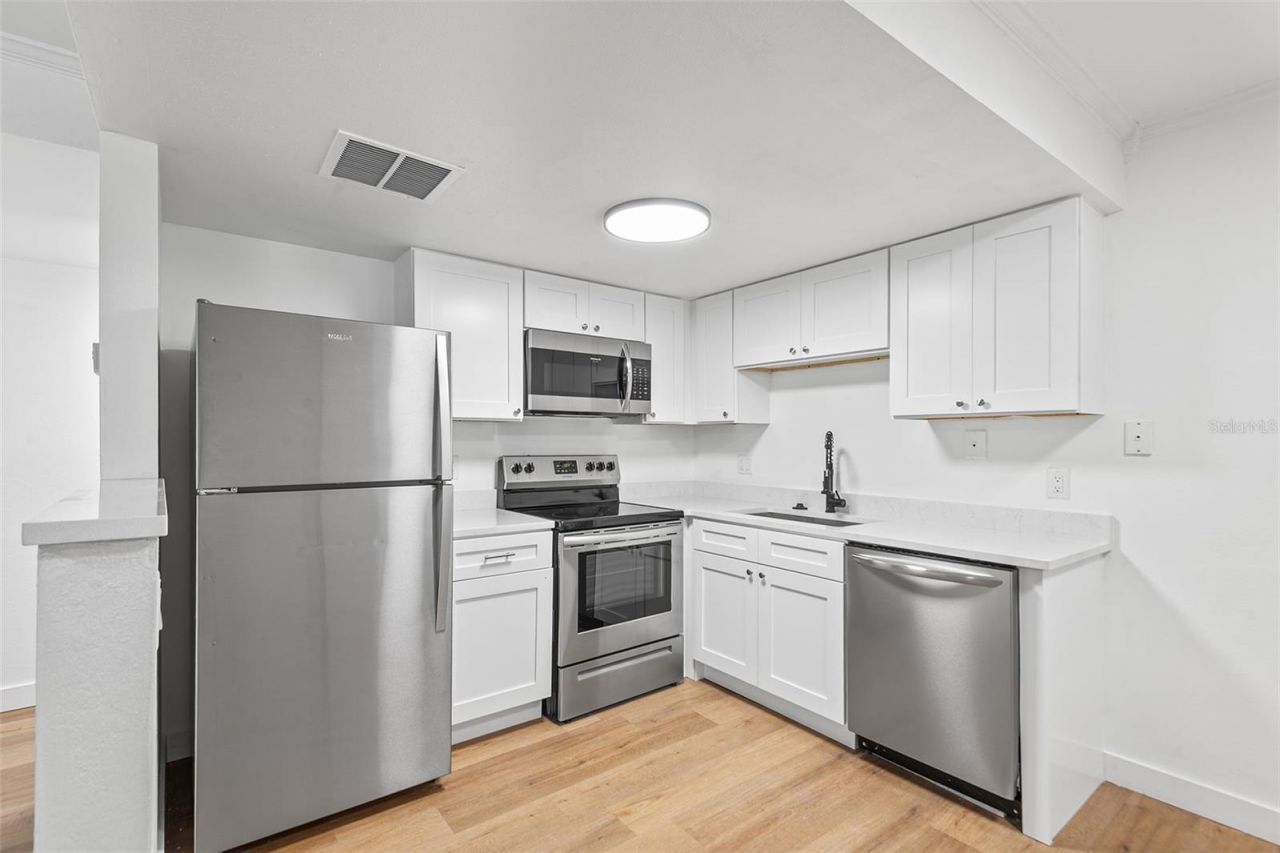 555 62nd Street S, Unit 102, Saint Petersburg, FL 33707 Photo