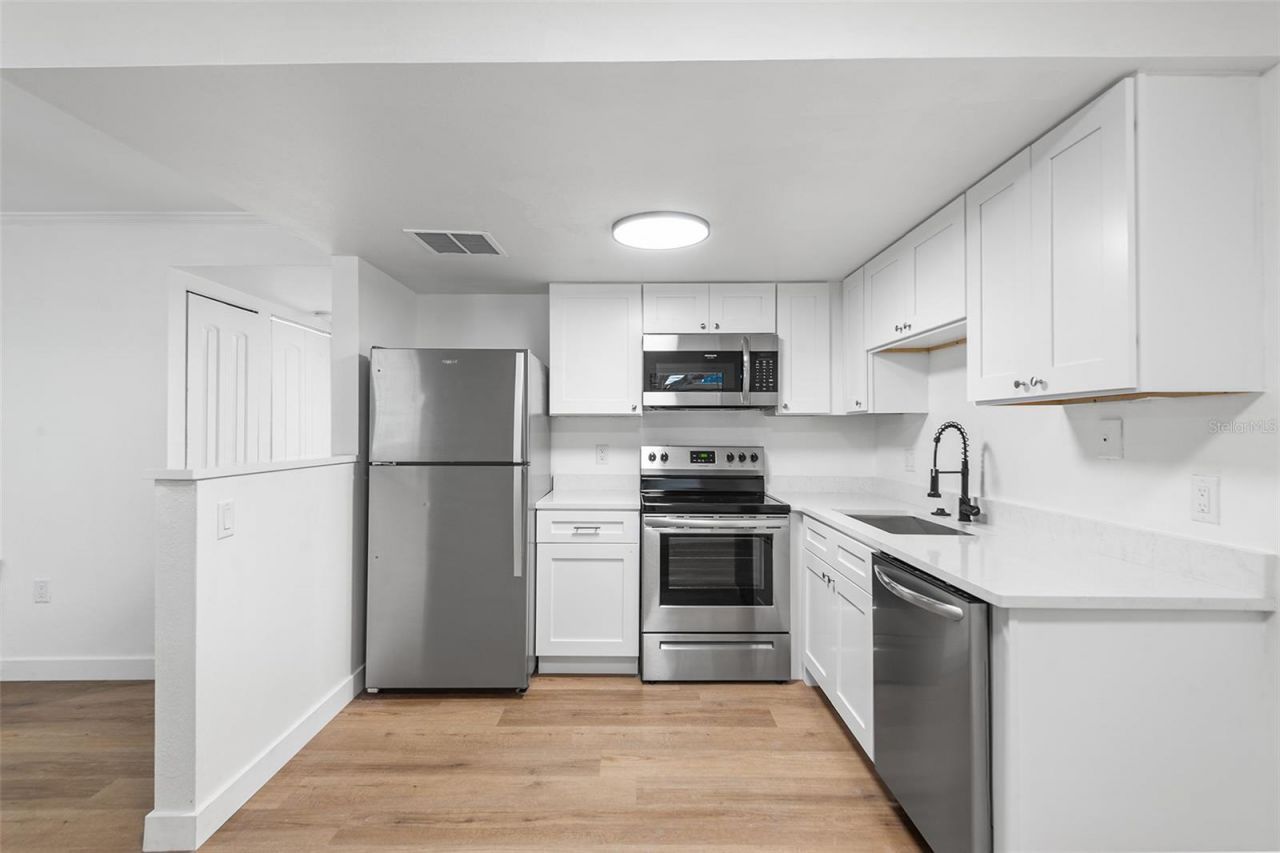 555 62nd Street S, Unit 102, Saint Petersburg, FL 33707 Photo