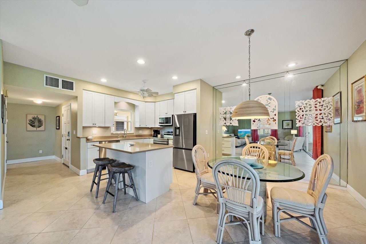 5869 Tidewood Avenue, Unit 7, Sarasota, FL 34231 Photo