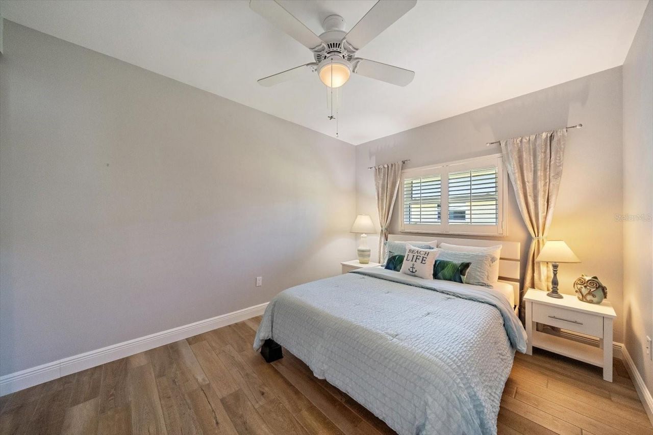 5869 Tidewood Avenue, Unit 7, Sarasota, FL 34231 Photo