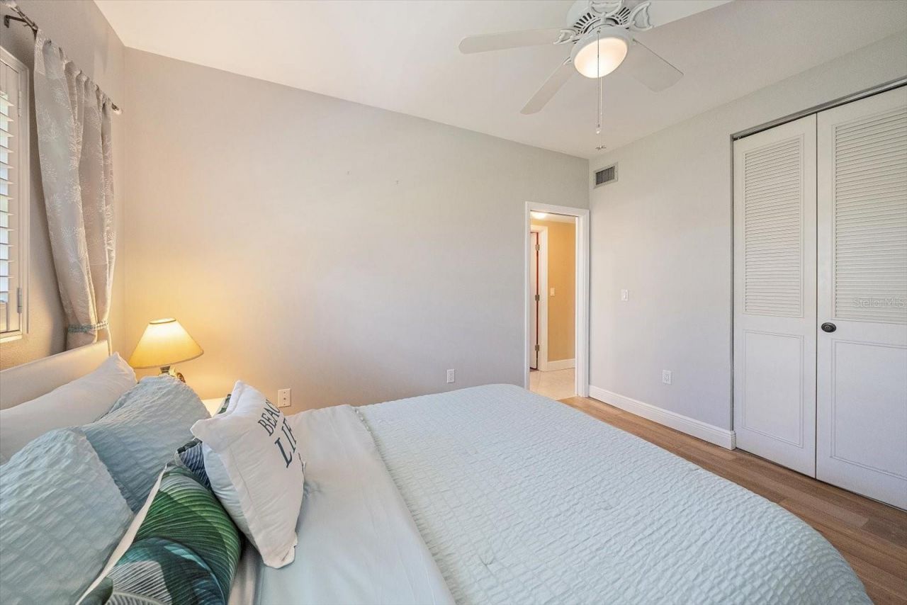 5869 Tidewood Avenue, Unit 7, Sarasota, FL 34231 Photo