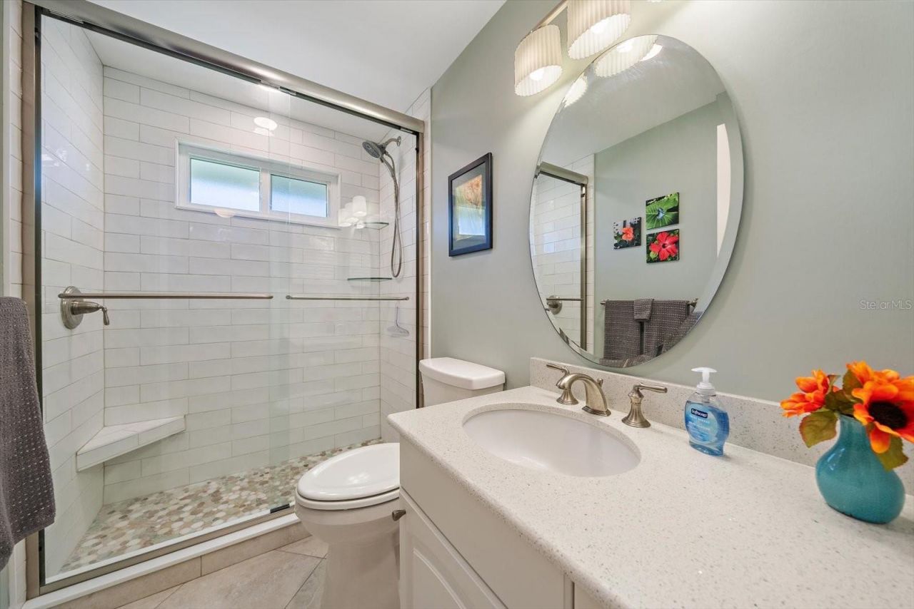 5869 Tidewood Avenue, Unit 7, Sarasota, FL 34231 Photo