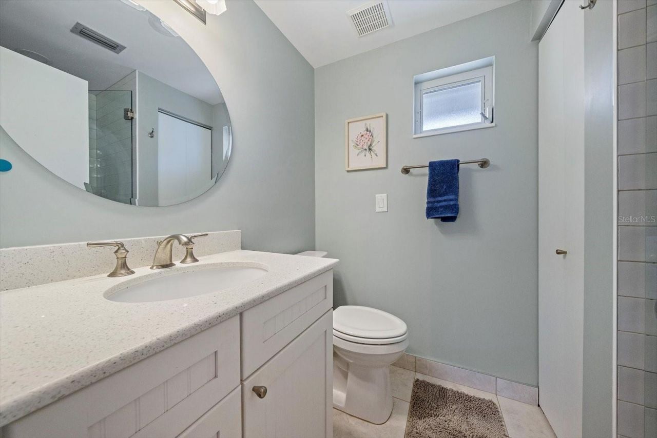 5869 Tidewood Avenue, Unit 7, Sarasota, FL 34231 Photo